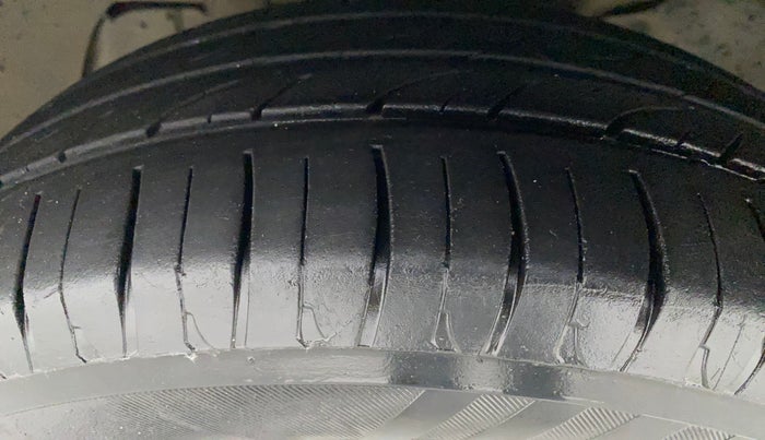 2017 Tata Tiago XZ PETROL, Petrol, Manual, 65,410 km, Left Front Tyre Tread