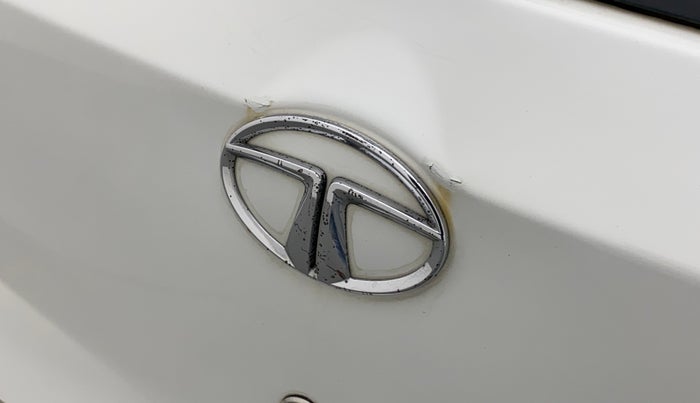2017 Tata Tiago XZ PETROL, Petrol, Manual, 65,410 km, Dicky (Boot door) - Slightly rusted