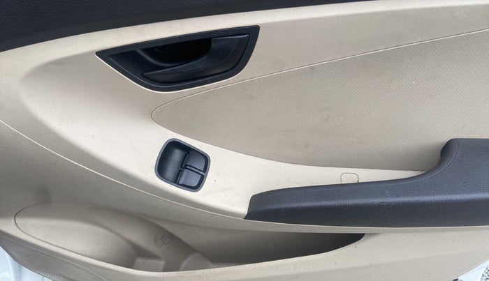 2014 Hyundai Eon ERA +, Petrol, Manual, 12,675 km, Driver Side Door Panels Control