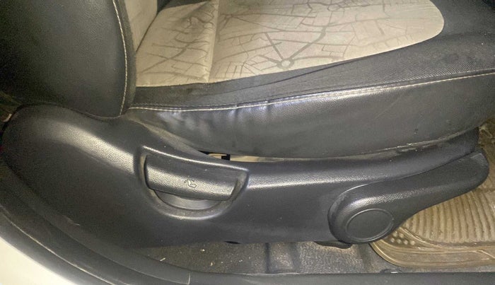 2014 Hyundai Grand i10 ASTA AT 1.2 KAPPA VTVT, Petrol, Automatic, 63,113 km, Driver Side Adjustment Panel