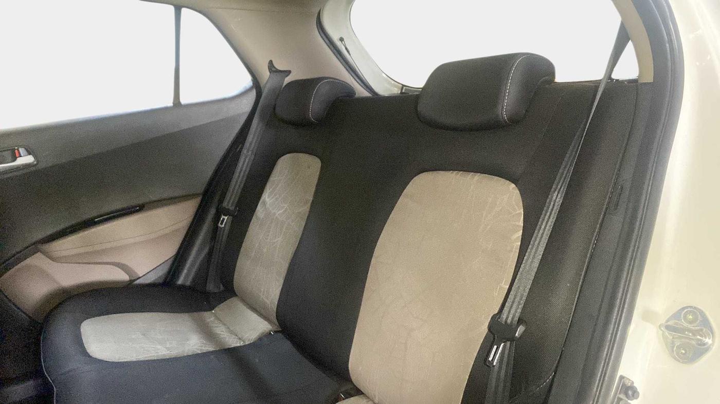 2014 Hyundai Grand i10 ASTA AT 1.2 KAPPA VTVT, Petrol, Automatic, 63,113 km, Right Side Rear Door Cabin