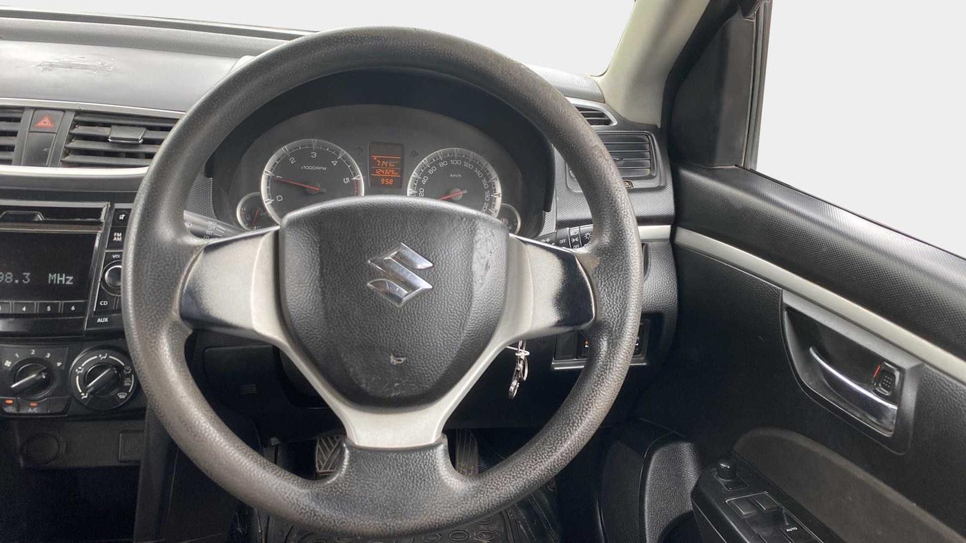 2015 Maruti Swift VDI ABS, Diesel, Manual, 1,24,318 km, Steering Wheel Close Up