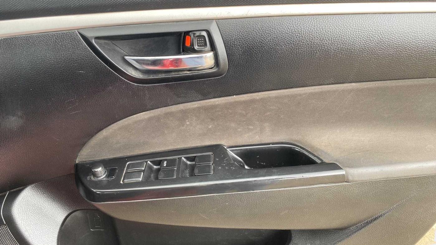 2015 Maruti Swift VDI ABS, Diesel, Manual, 1,24,318 km, Driver Side Door Panels Control