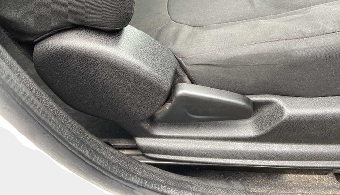 2018 Renault Kwid RXL, Petrol, Manual, 13,089 km, Driver Side Adjustment Panel