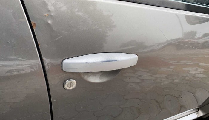 2013 Nissan Terrano XL D THP 110 PS, Diesel, Manual, 1,00,913 km, Driver-side door - Minor scratches
