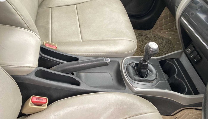 2016 Honda City 1.5L I-VTEC V MT, Petrol, Manual, 1,18,569 km, Gear Lever