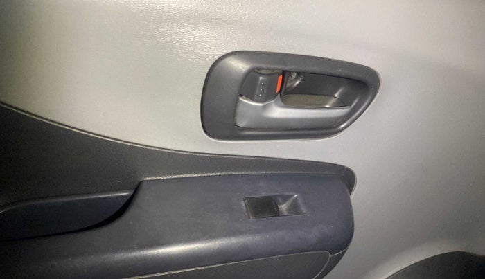 2011 Maruti A Star VXI (ABS) AT, Petrol, Automatic, 56,992 km, Left front window switch / handle - Power window makes minor noise