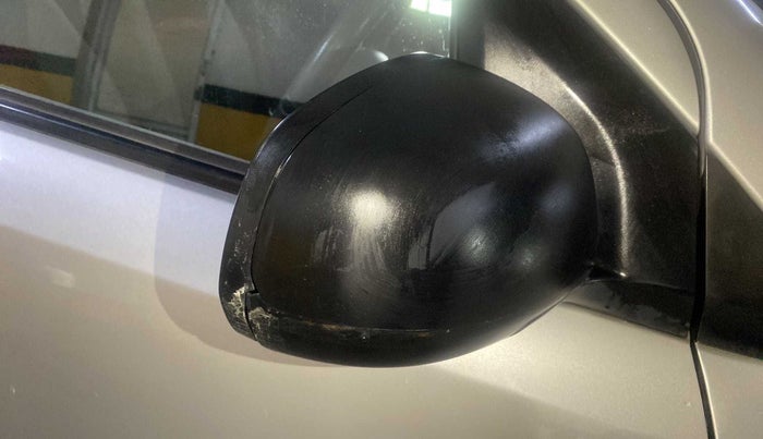 2011 Maruti A Star VXI (ABS) AT, Petrol, Automatic, 56,992 km, Right rear-view mirror - Mirror movement not proper