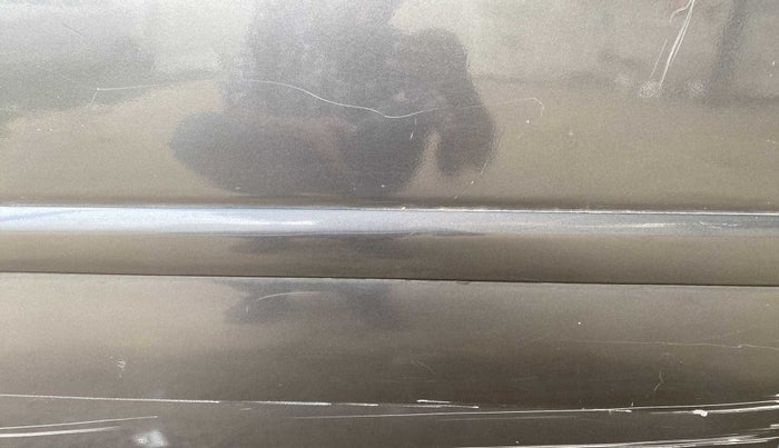 2011 Hyundai i10 SPORTZ 1.2, Petrol, Manual, 1,16,177 km, Front passenger door - Minor scratches