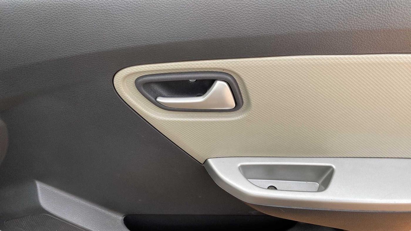 2018 Maruti Alto K10 VXI (O) AMT, Petrol, Automatic, 29,096 km, Driver Side Door Panels Control