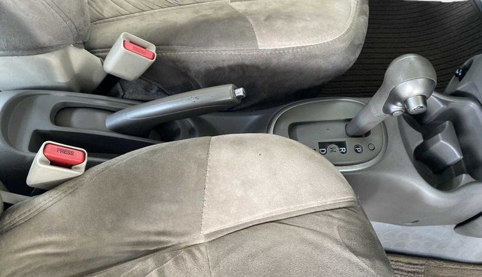 2014 Nissan Micra XV CVT, Petrol, Automatic, 83,190 km, Gear Lever