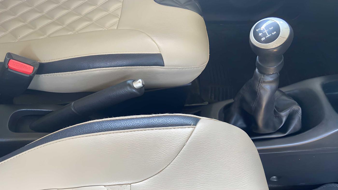 2018 Maruti Wagon R 1.0 VXI, Petrol, Manual, 60,221 km, Gear Lever