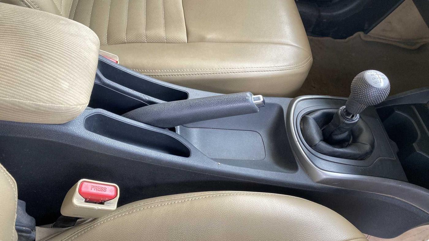 2014 Honda City 1.5L I-DTEC V, Diesel, Manual, 54,106 km, Gear Lever