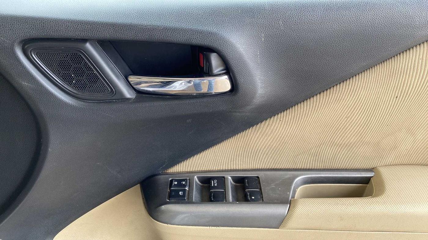 2014 Honda City 1.5L I-DTEC V, Diesel, Manual, 54,106 km, Driver Side Door Panels Control