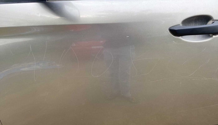 2016 Mahindra Kuv100 K2 6 STR, Petrol, Manual, 44,474 km, Front passenger door - Checker assembly is not working