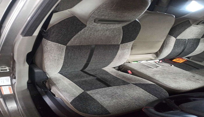 2016 Mahindra Kuv100 K2 6 STR, Petrol, Manual, 44,474 km, Driver seat - Seat side trim has minor damage