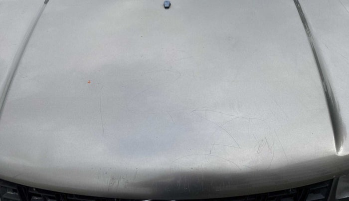 2016 Mahindra Kuv100 K2 6 STR, Petrol, Manual, 44,474 km, Bonnet (hood) - Minor scratches