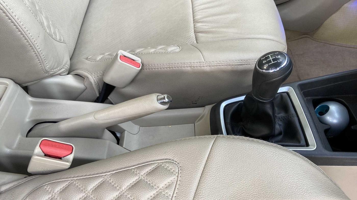 2021 Maruti Dzire VXI, Petrol, Manual, 13,324 km, Gear Lever
