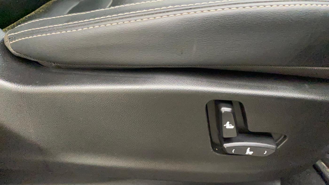 2020 MG HECTOR SHARP 1.5 DCT PETROL, Petrol, Automatic, 36,816 km, Driver Side Adjustment Panel