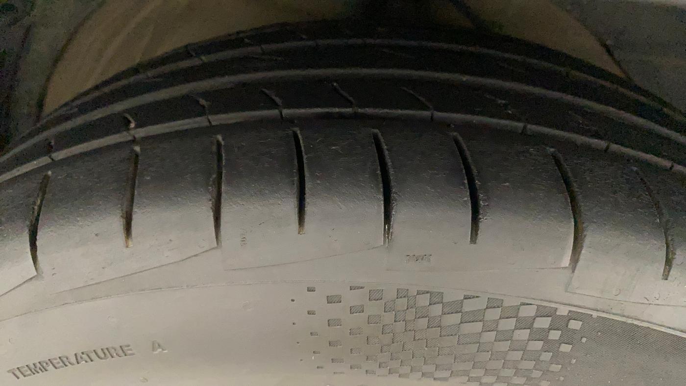 2020 MG HECTOR SHARP 1.5 DCT PETROL, Petrol, Automatic, 36,816 km, Right Front Tyre Tread
