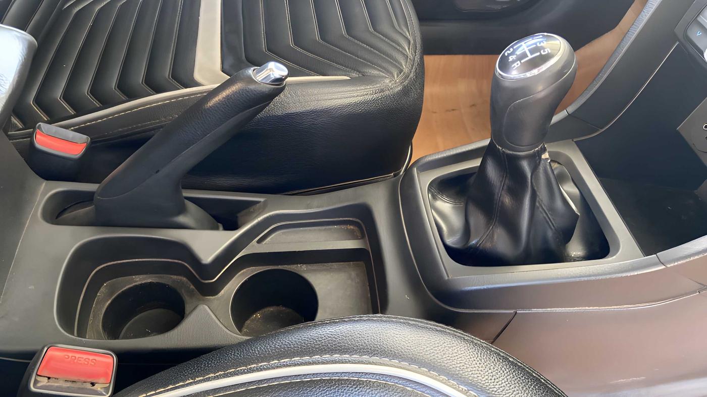 2018 Maruti Vitara Brezza ZDI PLUS, Diesel, Manual, 1,05,605 km, Gear Lever