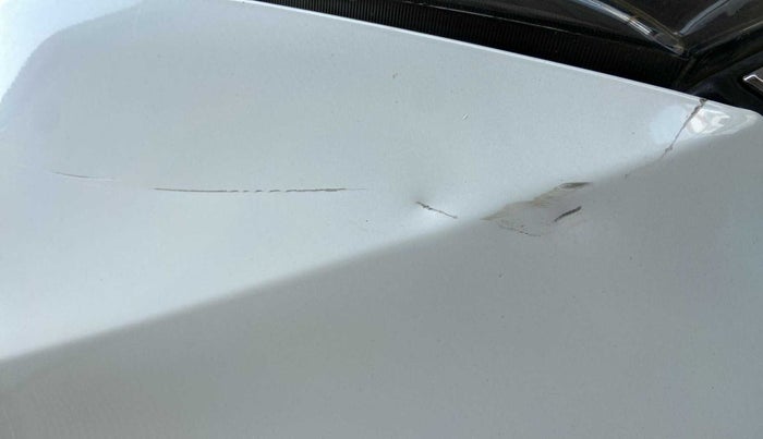2018 Maruti Vitara Brezza ZDI PLUS, Diesel, Manual, 1,05,605 km, Bonnet (hood) - Minor scratches