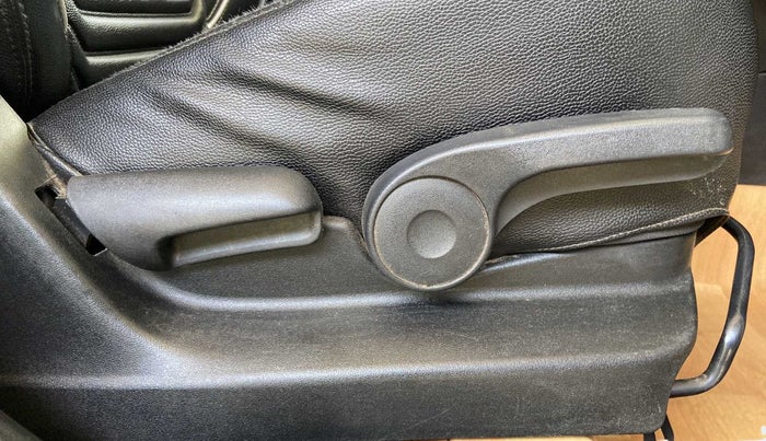 2018 Maruti Vitara Brezza ZDI PLUS, Diesel, Manual, 1,05,605 km, Driver Side Adjustment Panel