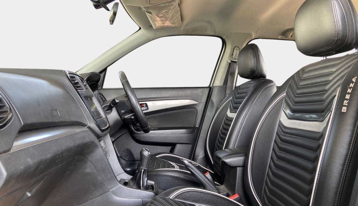 2018 Maruti Vitara Brezza ZDI PLUS, Diesel, Manual, 1,05,605 km, Right Side Front Door Cabin