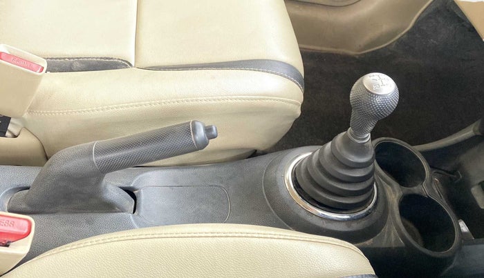 2013 Honda Brio S MT, Petrol, Manual, 42,634 km, Gear Lever