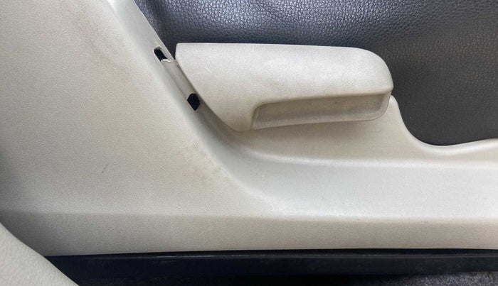2017 Maruti Celerio VXI, Petrol, Manual, 40,997 km, Driver Side Adjustment Panel
