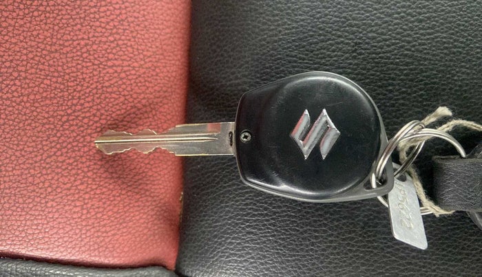 2011 Maruti Swift ZXI, Petrol, Manual, 62,000 km, Key Close Up