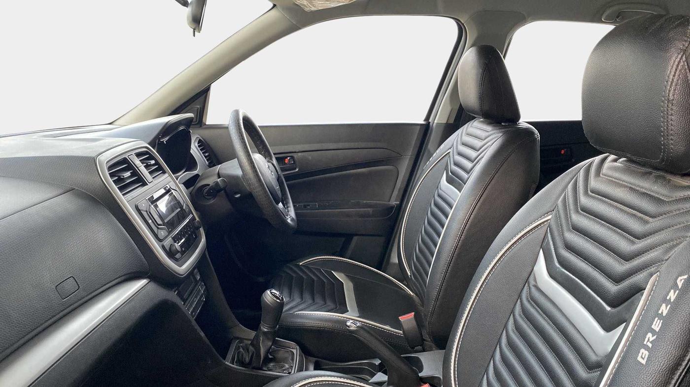 2021 Maruti Vitara Brezza VXI, Petrol, Manual, 4,764 km, Right Side Front Door Cabin