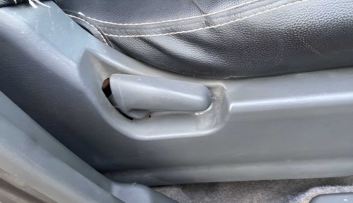 2012 Maruti Wagon R 1.0 VXI, CNG, Manual, 95,743 km, Driver Side Adjustment Panel