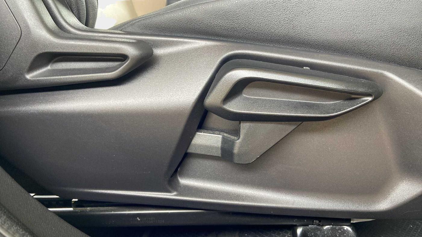 2022 Tata NEXON XZA PLUS (PREMIUM) KAZIRANGA PETROL, Petrol, Automatic, 8,671 km, Driver Side Adjustment Panel