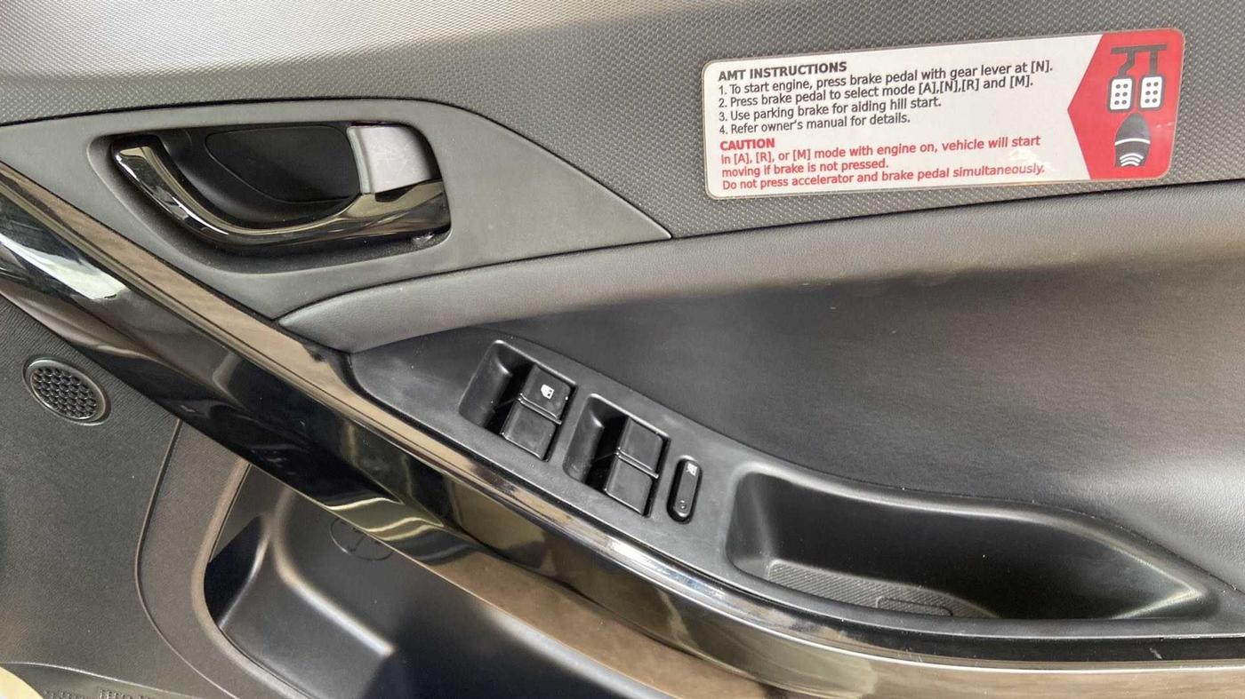 2022 Tata NEXON XZA PLUS (PREMIUM) KAZIRANGA PETROL, Petrol, Automatic, 8,671 km, Driver Side Door Panels Control