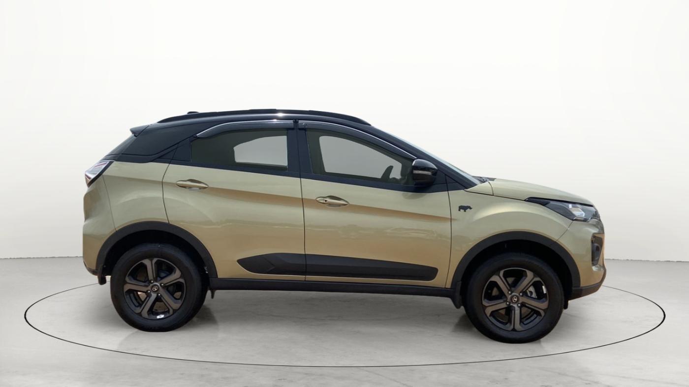 2022 Tata NEXON XZA PLUS (PREMIUM) KAZIRANGA PETROL, Petrol, Automatic, 8,671 km, Right Side View