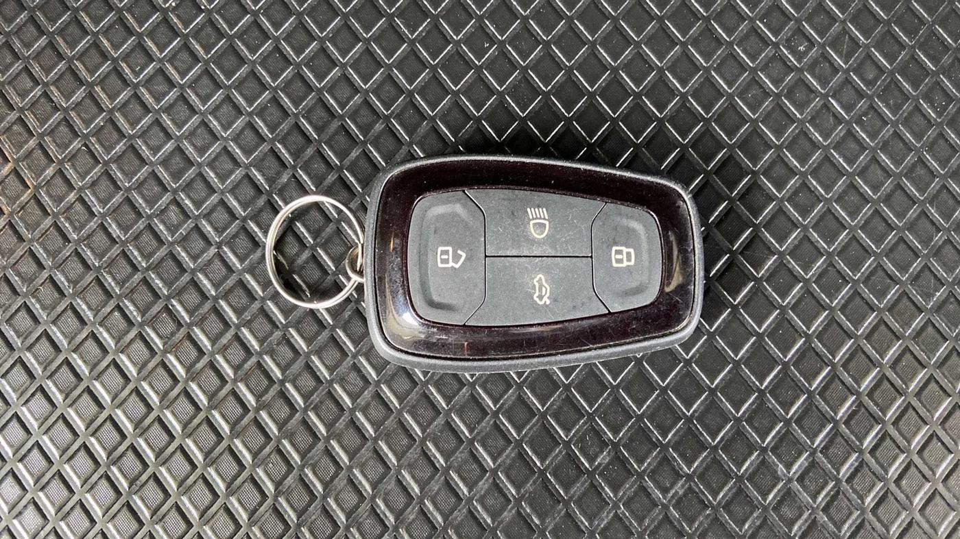 2022 Tata NEXON XZA PLUS (PREMIUM) KAZIRANGA PETROL, Petrol, Automatic, 8,671 km, Key Close Up