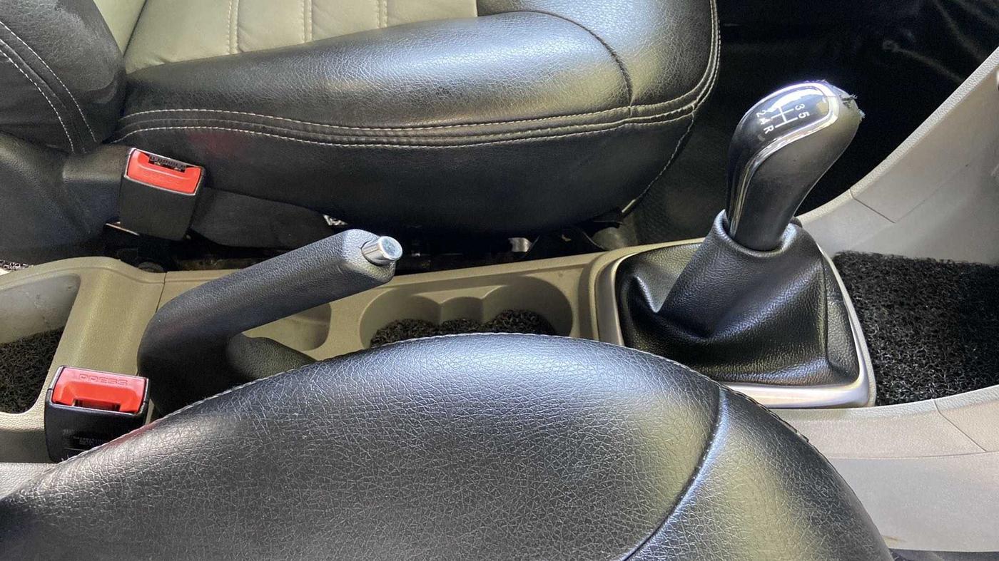 2016 Tata Tiago XZ PETROL, Petrol, Manual, 73,138 km, Gear Lever