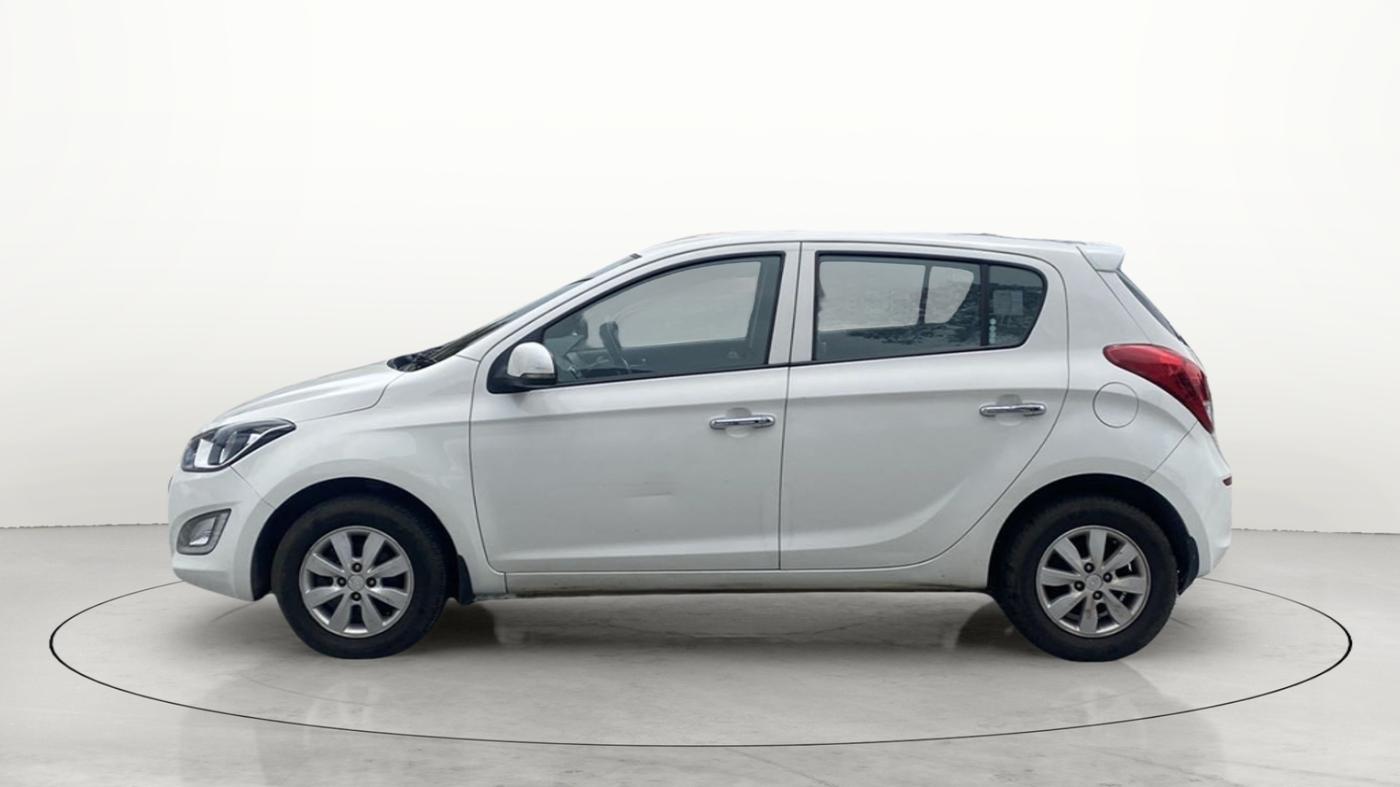 2013 Hyundai i20 ASTA 1.4 CRDI, Diesel, Manual, 1,00,214 km, Left Side