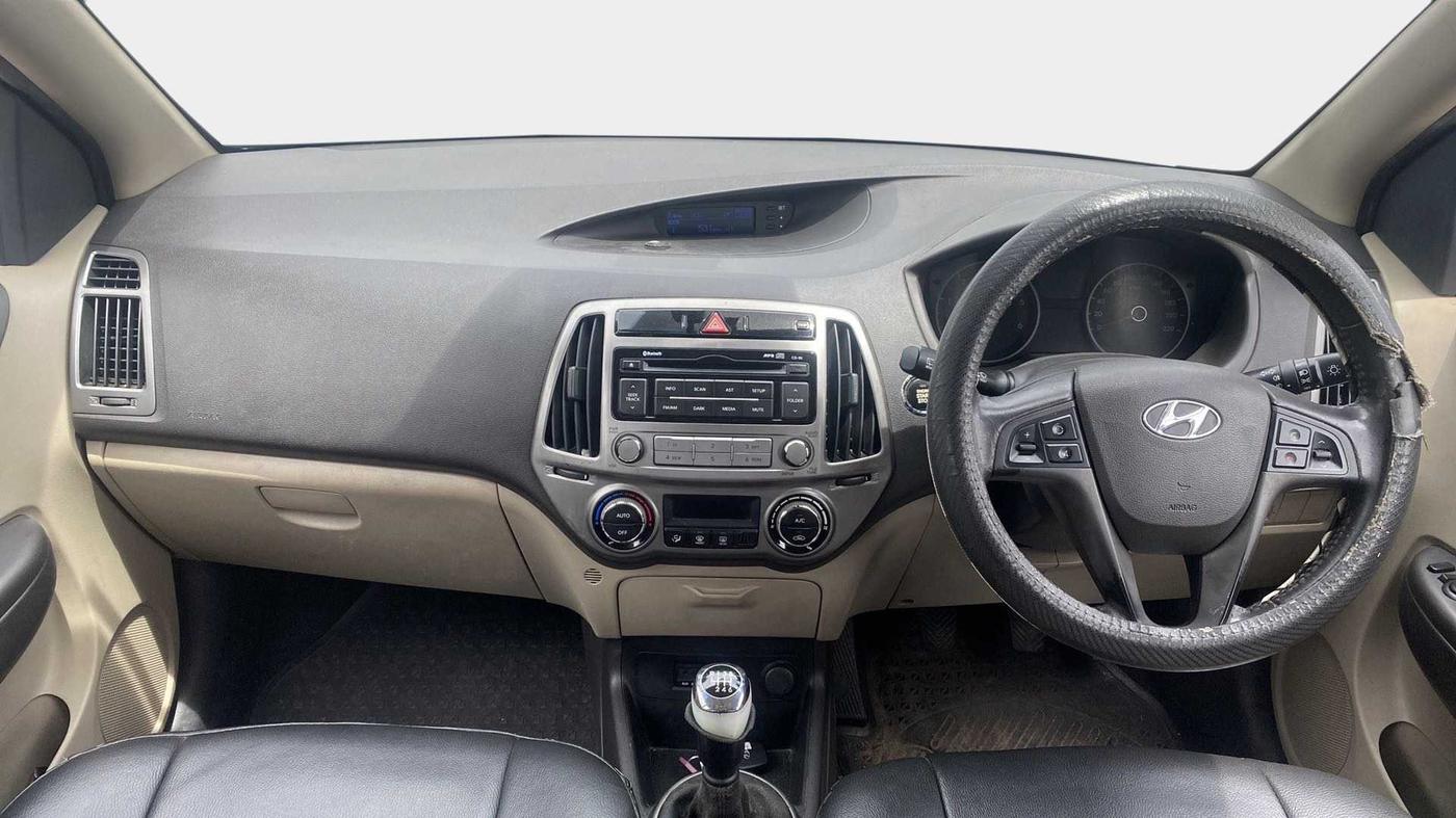 2013 Hyundai i20 ASTA 1.4 CRDI, Diesel, Manual, 1,00,214 km, Dashboard