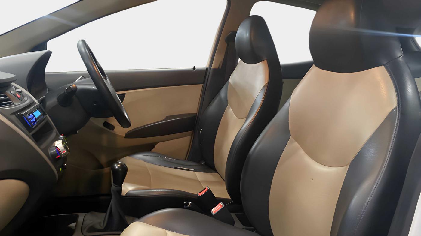 2016 Hyundai Eon ERA +, Petrol, Manual, 32,082 km, Right Side Front Door Cabin