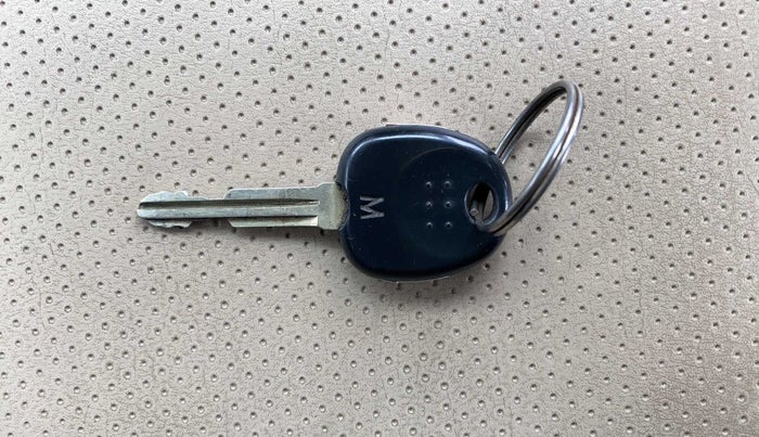 2014 Hyundai Eon ERA +, Petrol, Manual, 58,940 km, Key Close Up