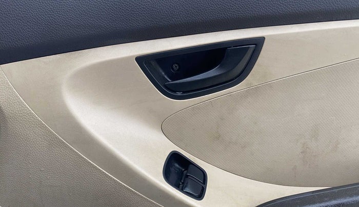 2014 Hyundai Eon ERA +, Petrol, Manual, 58,940 km, Driver Side Door Panels Control