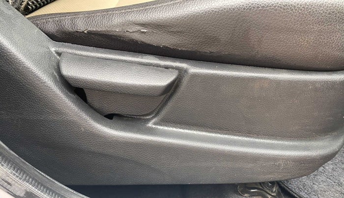 2014 Hyundai Eon ERA +, Petrol, Manual, 58,940 km, Driver Side Adjustment Panel