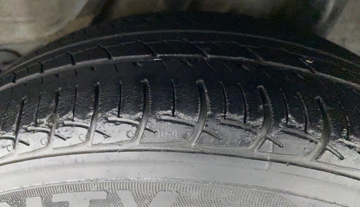 2016 Honda Amaze 1.2L I-VTEC S AT, Petrol, Automatic, 22,390 km, Left Rear Tyre Tread
