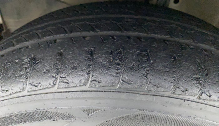 2016 Honda Amaze 1.2L I-VTEC S AT, Petrol, Automatic, 22,390 km, Left Front Tyre Tread