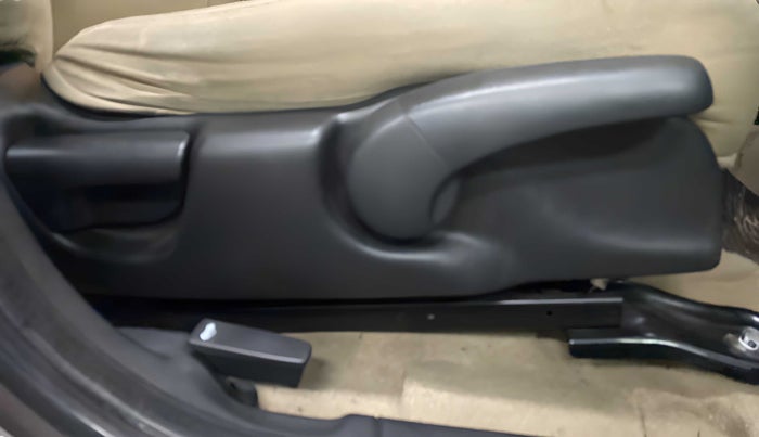 2014 Honda City 1.5L I-VTEC V MT, Petrol, Manual, 54,759 km, Driver Side Adjustment Panel