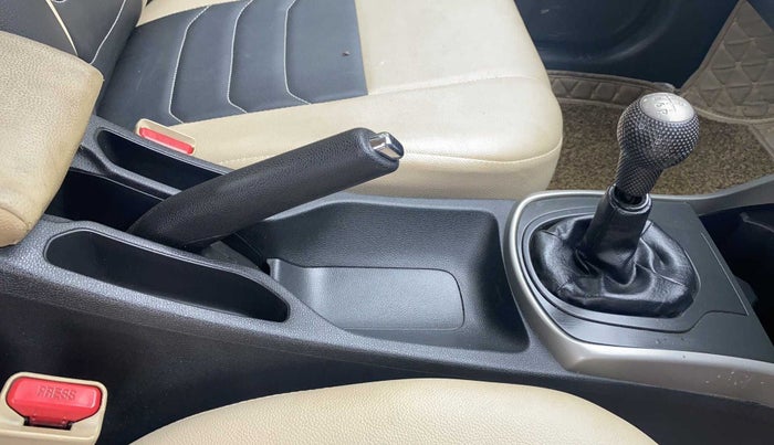 2017 Honda City 1.5L I-DTEC V, Diesel, Manual, 40,502 km, Gear Lever