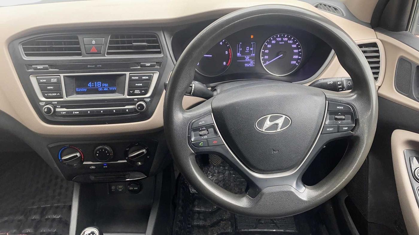 2015 Hyundai Elite i20 MAGNA 1.4 CRDI, Diesel, Manual, 2 km, Steering Wheel Close Up