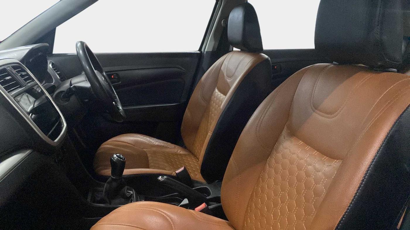 2019 Maruti Vitara Brezza VDI, Diesel, Manual, 58,792 km, Right Side Front Door Cabin